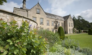 La façade sud de Nunnington Hall, North Yorkshire, vu des jardins