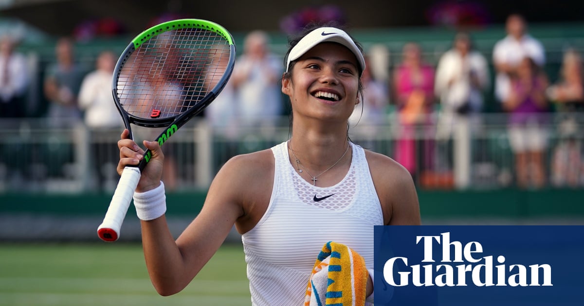 British teenager Emma Raducanu extends thrilling Wimbledon debut