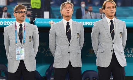 Alberigo Evani (assistant coach), Gabriele Oriali (coach), Roberto Mancini (head coach)