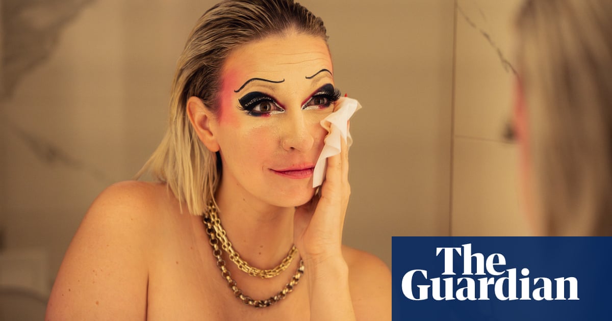 De alguna manera, lograron sobrevivir: la estrella del cabaret de Weimar Bernie Dieter habla sobre el pasado extraordinario de su familia | Cabaret De alguna manera, lograron sobrevivir: la estrella del cabaret de Weimar Bernie Dieter habla sobre el pasado extraordinario de su familia | Cabaret