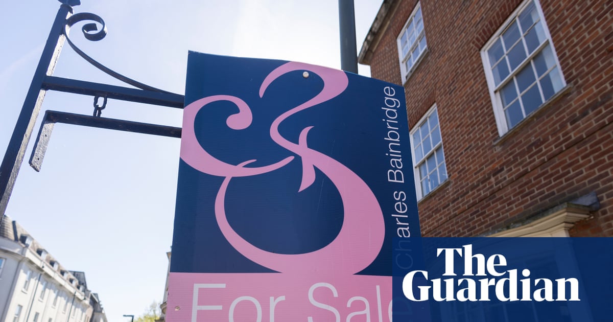‘We’re trapped’: despair for sellers as Iran war knocks confidence in UK housing market