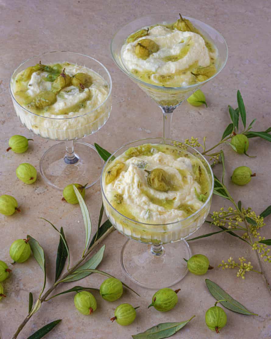 « Le syllabub est quelque chose que ma mère préparait pour les dîners » : le syllabub à la groseille à maquereau.