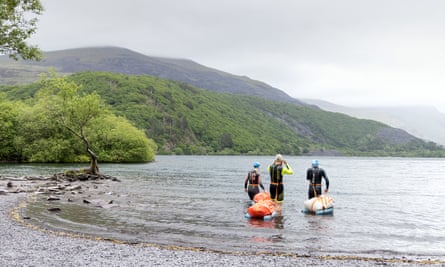 Cross-country swimmers at Llyn Padarn