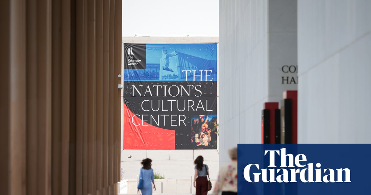 কেনেডি সেন্টারের টিকিট বিক্রি ট্রাম্প ক্ষমতা গ্রহণের কয়েক বছরের মধ্যে সর্বনিম্নে নেমে এসেছে কেনেডি সেন্টারের টিকিট বিক্রি ট্রাম্প ক্ষমতা গ্রহণের কয়েক বছরের মধ্যে সর্বনিম্নে নেমে এসেছে