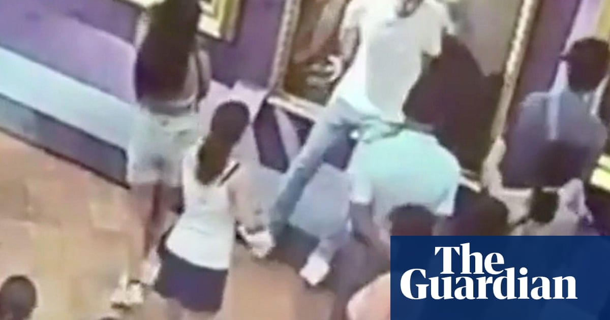 I've been told off for taking snaps too': our critic on the selfie-taking crackdown at the Uffizi gallery