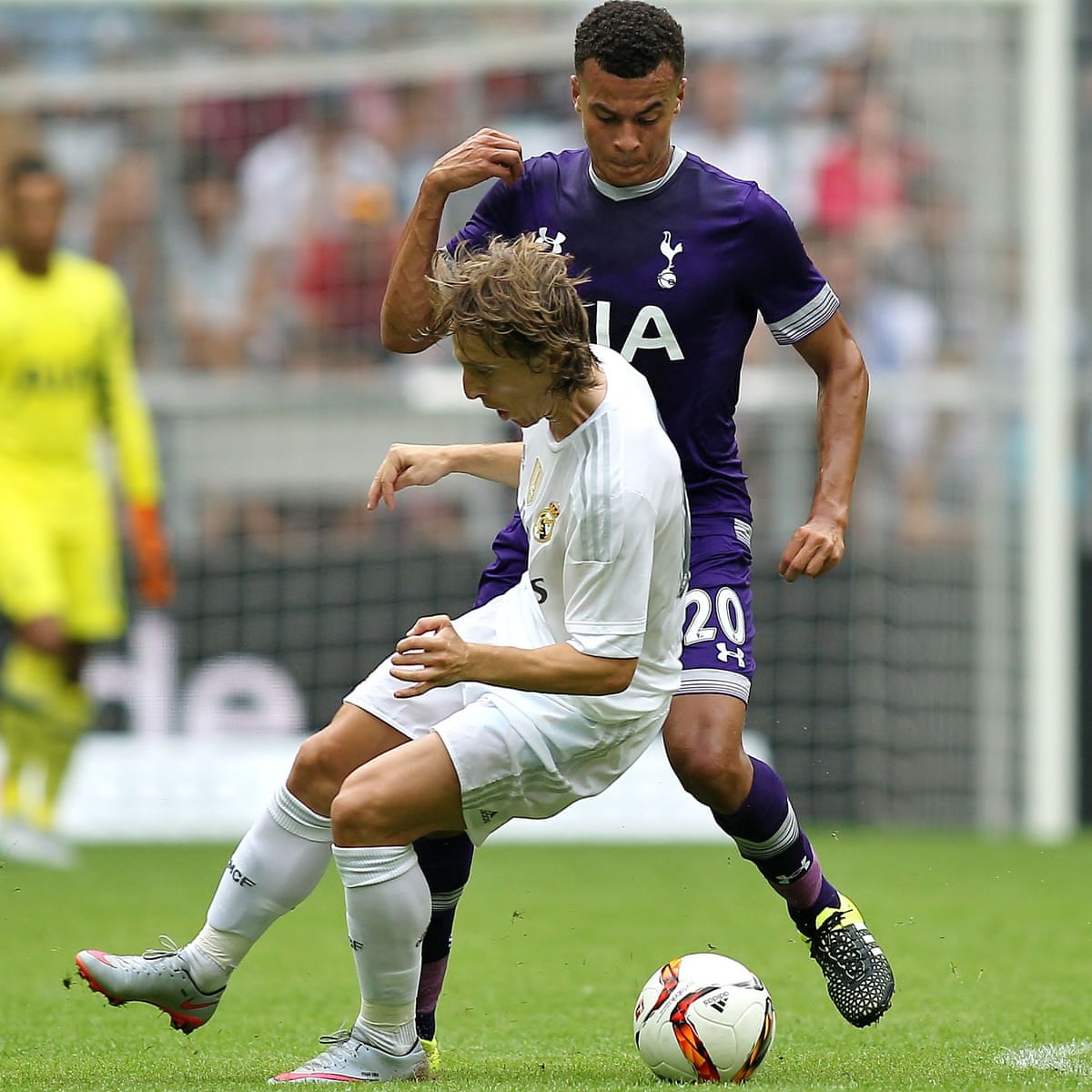 Tottenham S Dele Alli Eyes Premier League Debut At Manchester United Tottenham Hotspur The Guardian