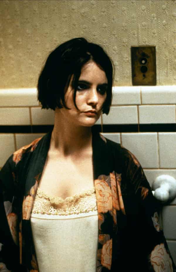 Jennifer Jason Leigh in Mrs Parker and the Vicious Circle del 1994