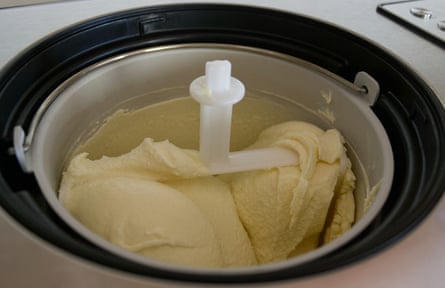 A finished ice cream in the Caso IceCreamer machine.