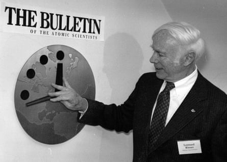 Dr Leonard Rieser, chairman of the Board of the Bulletin of the Atomic Scientists, moves the hand of the Doomsday Clock back to 17 minutes before midnight, 1991.