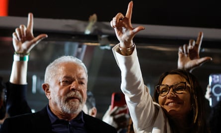 Luiz Inacio Lula da Silva with his wife, Rosangela da Silva, in Sao Paulo on 2 October.