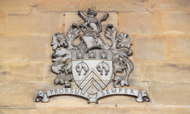 Gloucestershire council’s crest