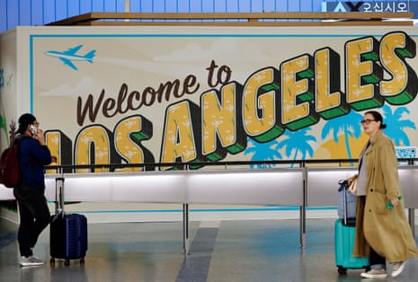 A sign welcoming visitors to Los Angeles