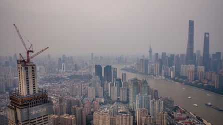 A metropolis skyline successful China