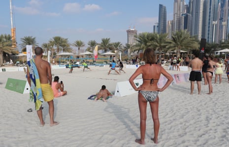 Why Do People Travel to Uae