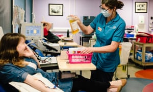 Uk Covid 19 Survivors Plasma Being Trialled To Treat Critically Ill World News The Guardian