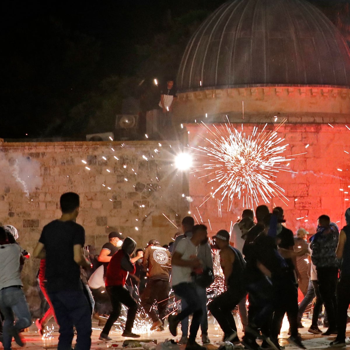 More Than 205 Palestinians Wounded In Jerusalem Al Aqsa Clashes Israel The Guardian