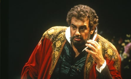 Plácido Domingo as Otello.