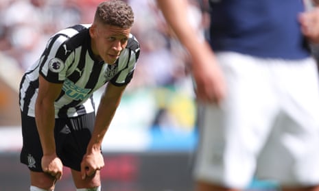 Dwight Gayle could be sold if Newcastle sign a replacement before the window closes