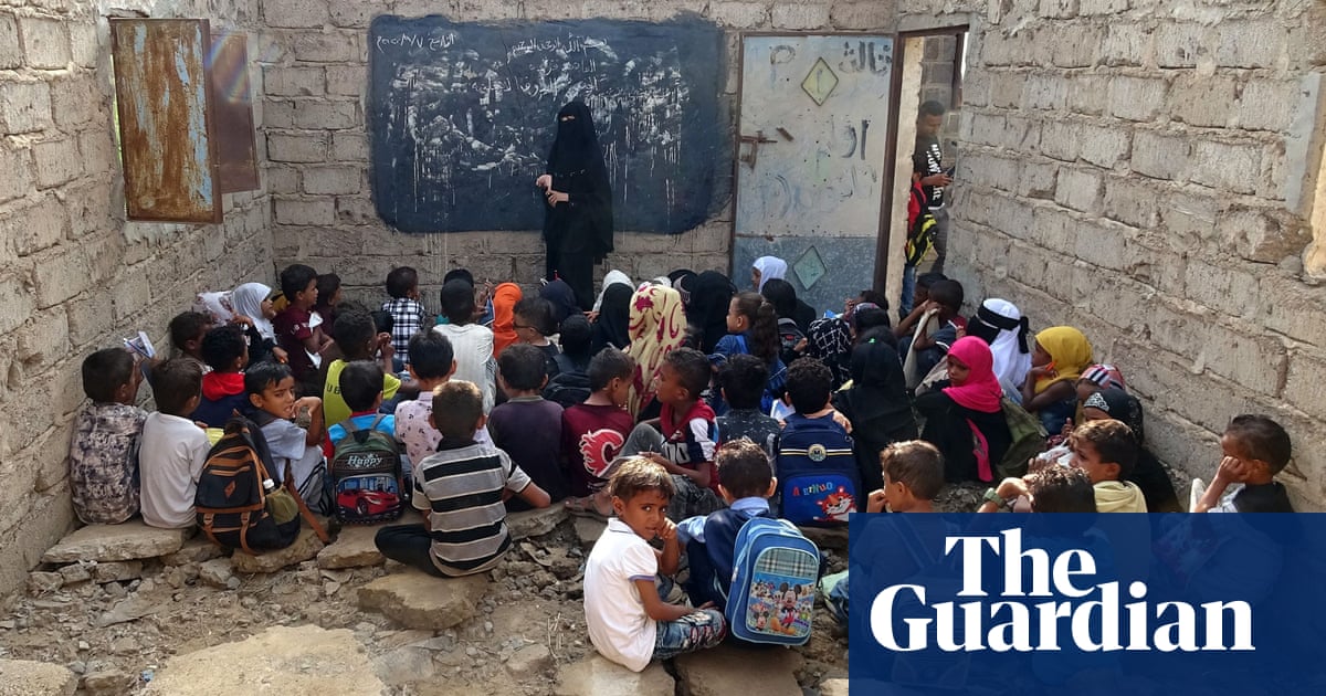 ‘No roof, no seats, no desks’: photographing Yemen’s conflict-hit schools