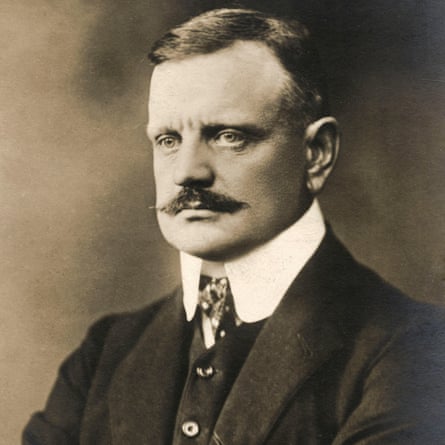 Sibelius photographed circa 1909