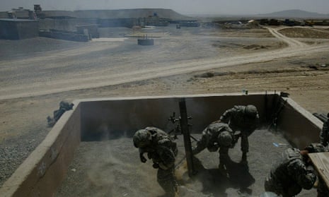 US soldiers fire a mortar at forward operating base Lagman, 28 March, 2007