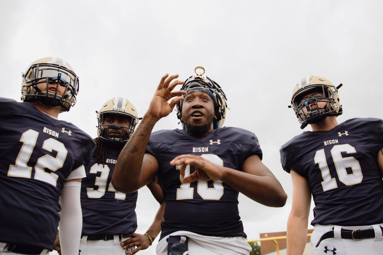 Jaylen Johnson gets the team hyped up before a home game