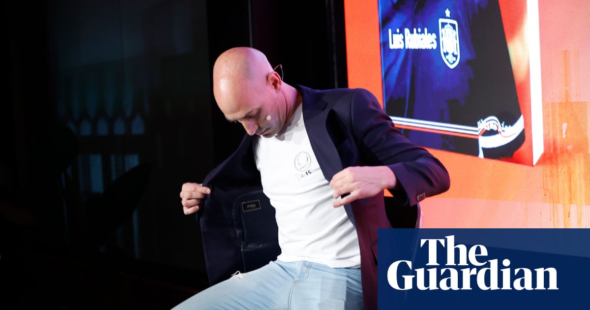 Luis Rubiales has eggs thrown at him during book launch in Madrid