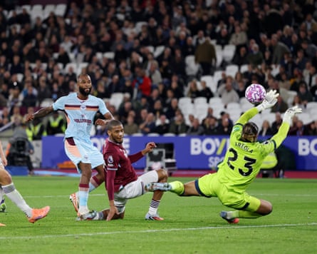 Igor Thiago of Brentford scores his team’s first goal against West Ham.