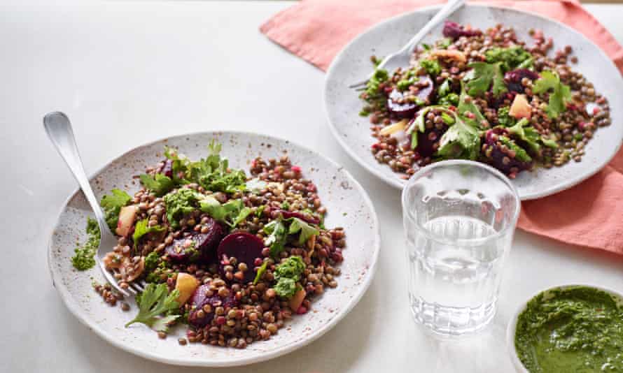 Lenticchie con conserve di limoni e zhoug.