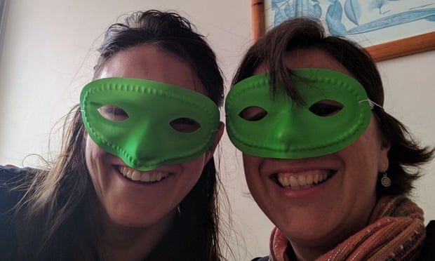 Juliana Nabinger (right)