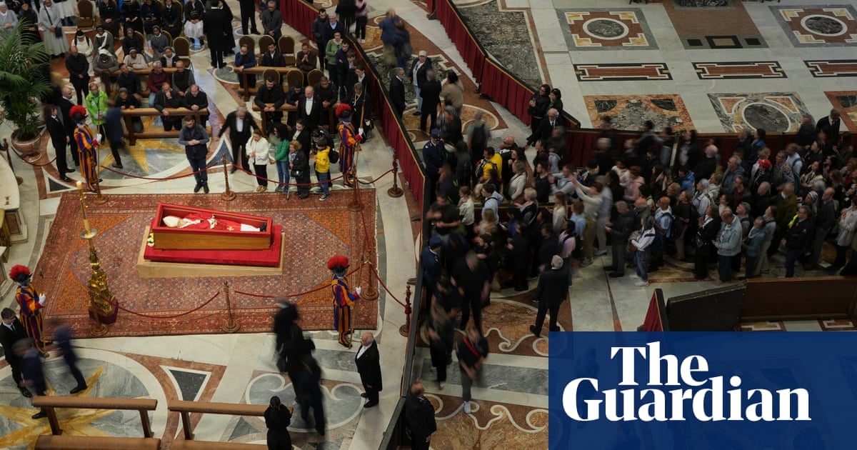 Pope Francis: basilica stays open overnight so thousands can pay final respects