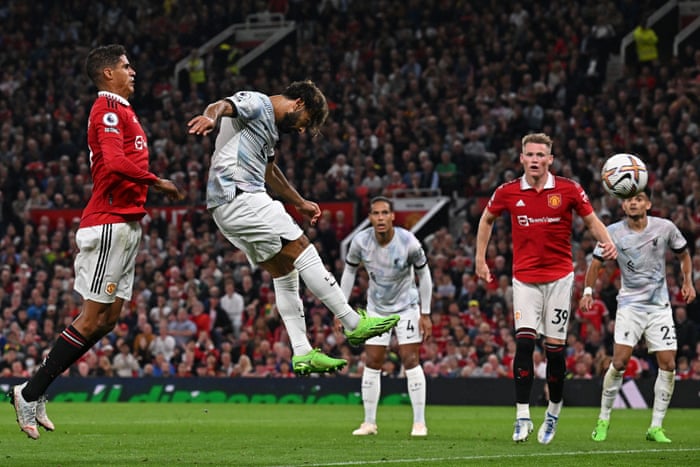 Mohamed Salah heads a goal.