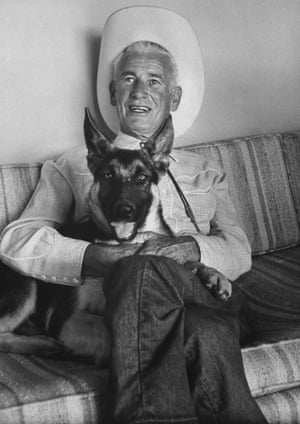 Owner Lee Duncan holding Rin Tin Tin.