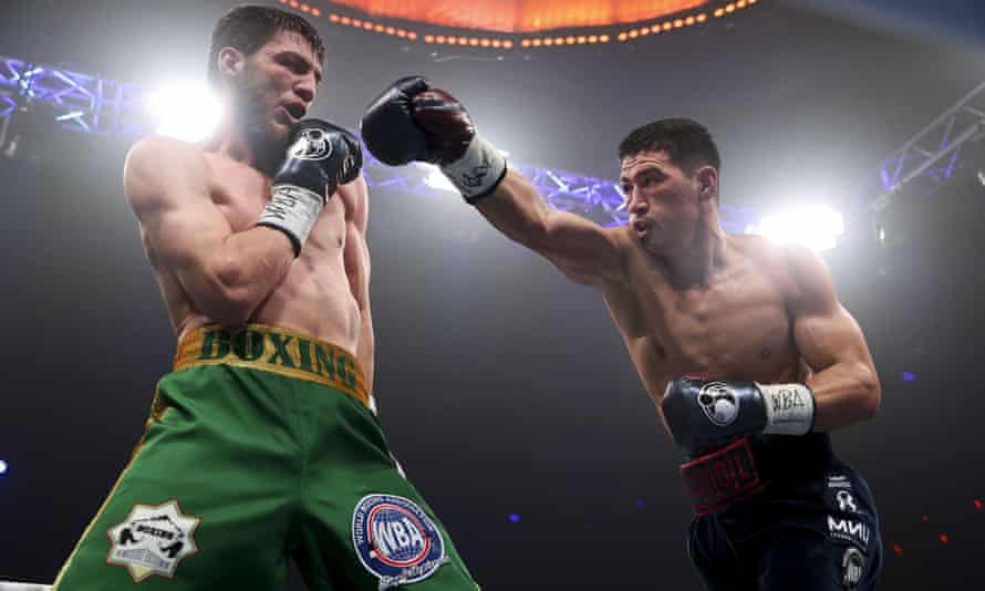 Дмитрию Беволу (справа) придется показать лучший результат в своей карьере, чтобы расстроить бесспорного чемпиона мира в супертяжелом весе.