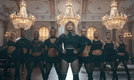 洋楽 Taylor Swift Look what you made me do 13 Look what you made her do: decoding the disses of Taylor