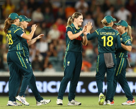 Australia beat India by 19 runs in second women's T20 international – as it happened | Australia women's cricket team | The Guardian