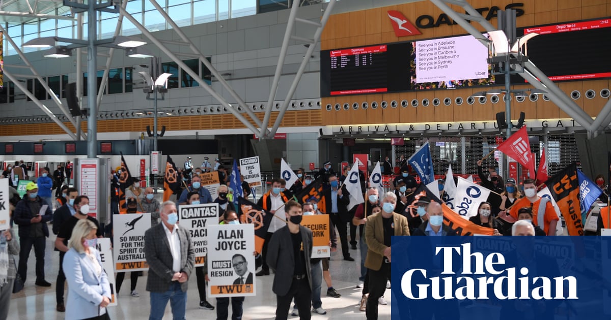 Federal government to intervene in transport union’s high court fight against Qantas