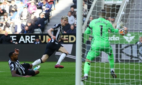 Newcastle United's Anthony Gordon scores their second goal.