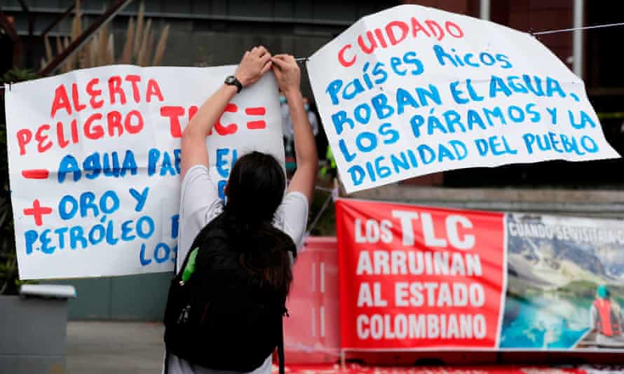Protest in front of the Canadian embassy in Bogotá after a lawsuit was filed against activists by the multinational Eco Oro