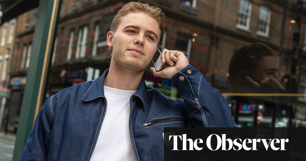 The ‘boring phone’: stressed-out gen Z ditch smartphones for dumbphones | Young people