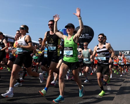 اذهب الميل الإضافي: كيفية تقليل التكاليف إذا كنت تجري ماراثون اذهب الميل الإضافي: كيفية تقليل التكاليف إذا كنت تجري ماراثون