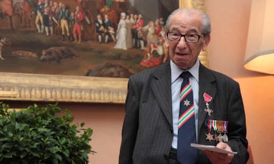 Harry Shindler at his MBE award ceremony in 2014.
