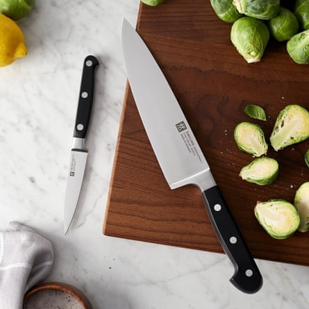 A product photo of a knife set