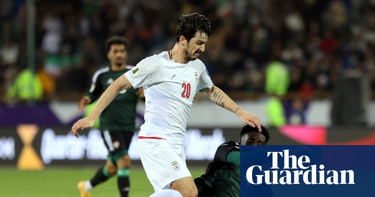 Sardar Azmoun reportedly left out of Iran squad for disloyalty to government