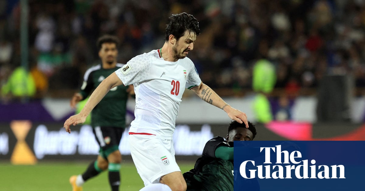 Sardar Azmoun’s World Cup absence for political reasons divides opinion in Iran