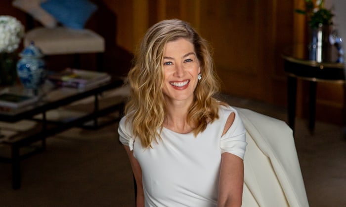I've always felt like an outsider': Rosamund Pike on class, shame and her blistering turn in Saltburn | Movies | The Guardian
