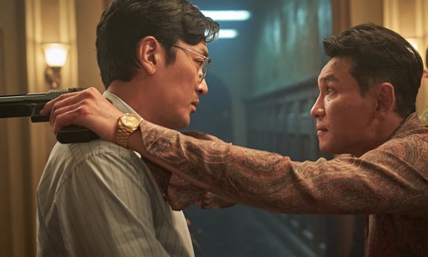 Ha Jung-woo and Hwang Jung-min at Narcos-Saints.