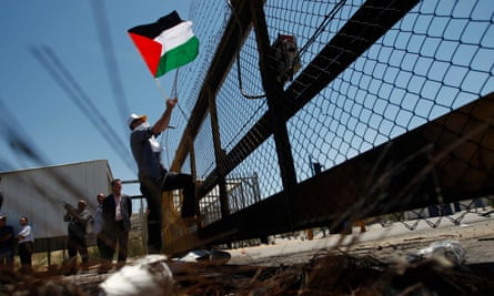 A protest outside Ofer prison near Ramallah in 2010.