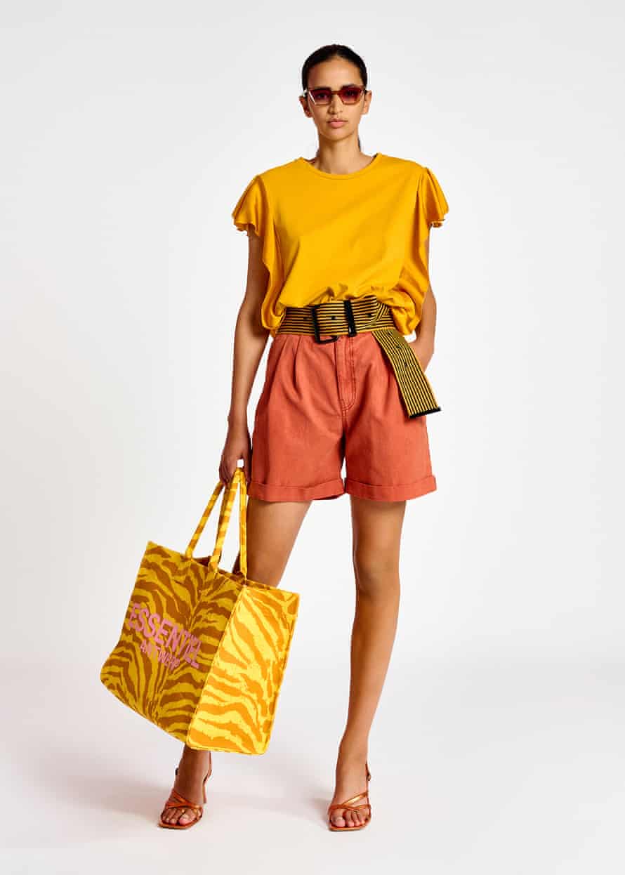 Best women’s shorts to wear summer 2022 orange high rise mid thigh shorts by Essentiel Antwerp