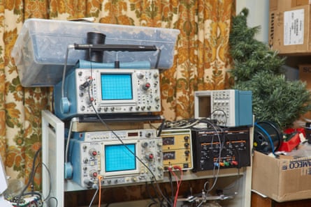 Various left over electronics from the Park brothers career in the CIA.